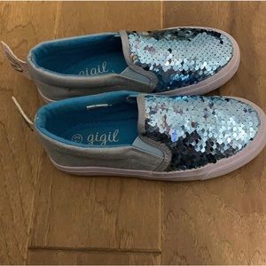 Girls size 13 sequin shoe